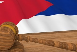 Antecedentes penales, certificados de nacimiento, de matrimonio, notas de divorcio al margen, defunción y otros